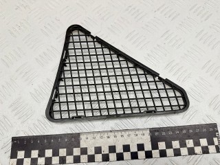 Решетка вентиляции кузова Volkswagen Touareg 1 поколение 2006, 3.0 л., BKS, дизель, АКПП, внедорожник 5 дв., полный привод, 7L0819062