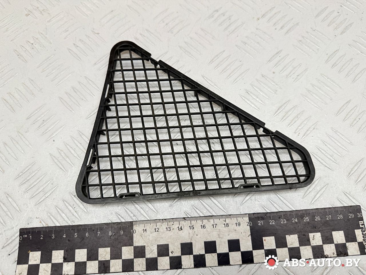 Решетка вентиляции кузова Volkswagen Touareg 1 поколение 2006, 3.0 л., BKS, дизель, АКПП, внедорожник 5 дв., полный привод, 7L0819062 - фото №1