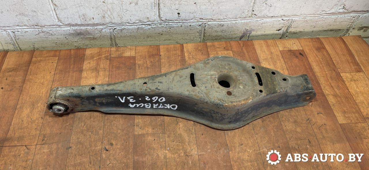 рычаг задний левый Skoda Octavia 2 поколение (A5) (2004 - 2009), 1K0505371 - фото №1