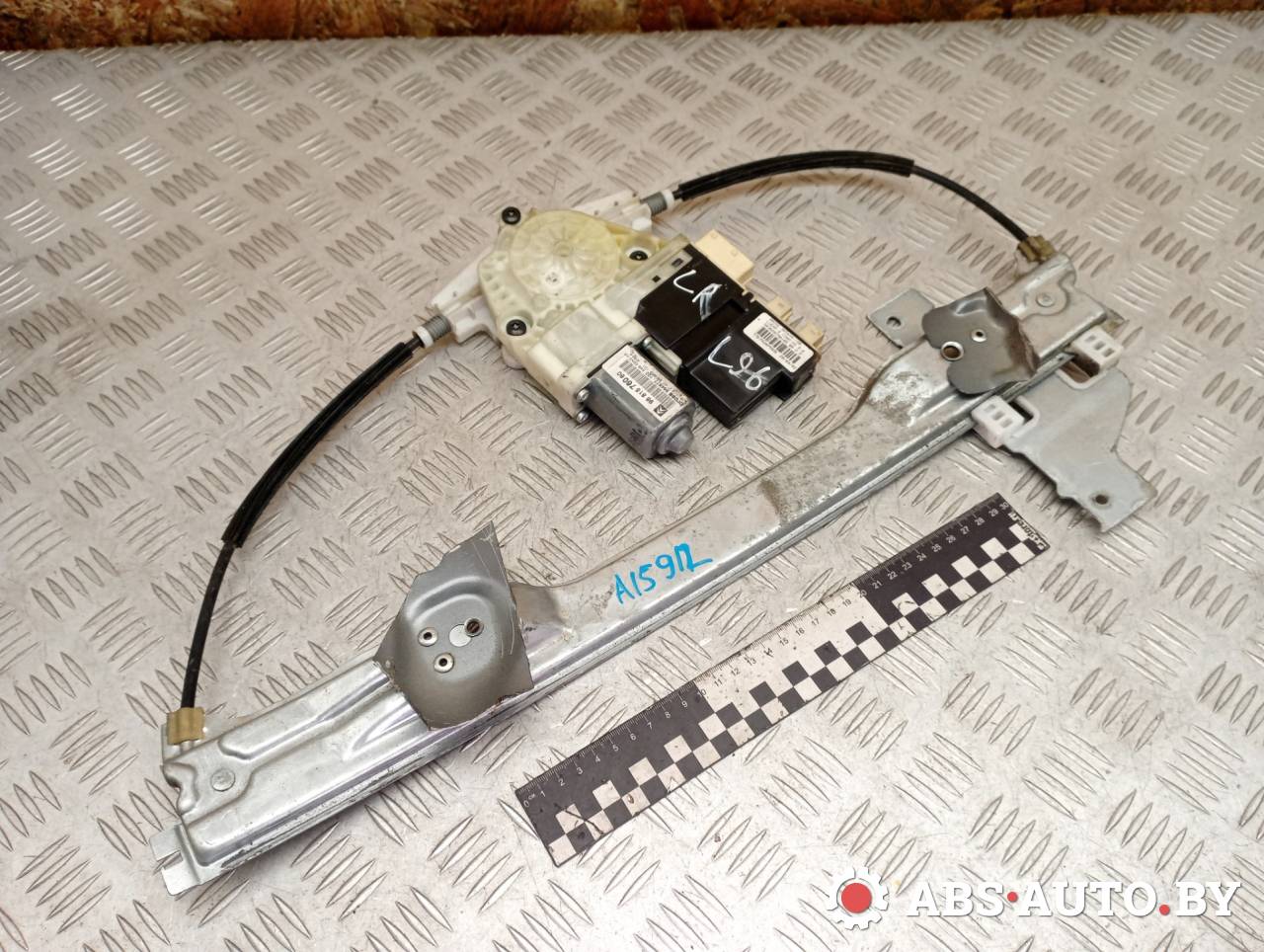 стеклоподъемник электрический передний левый Citroen C4 1 поколение 2006, 1.6 л., бензин, МКПП, 984941100, 7746005200, 9657133680, 997020104, 5556201001, 965484100, 9681576080, 964877100 - фото №1