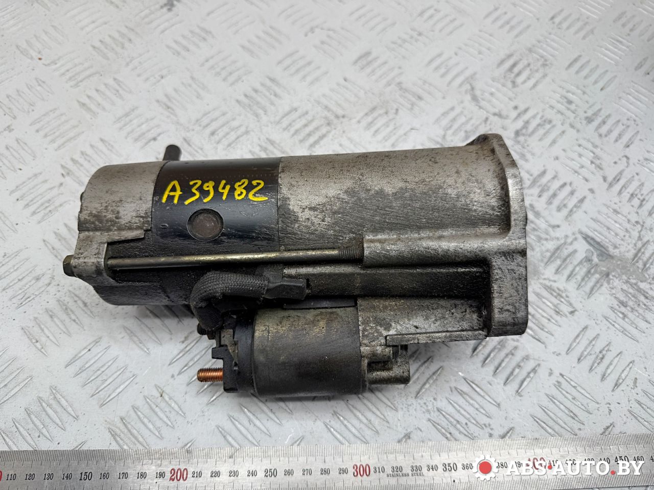 стартер Mitsubishi Pajero 3 поколение 2002, 3.2 л., дизель, МКПП, внедорожник 3 дв., полный привод, ME204424, 1810A050, M008T71071, M008T75071, M008T75071A, M008T75073, M008T75073A, M008T75074, M008T75074ZT, M2T63271, M8T71071, M8T75071, M8T75071A, M8T75073, M8T75073A, M8T75074, M8T75074ZT, M8T75871, ME200206, ME201650, ME202424, ME202970, ME204423, ME204424A, ME204425, ME204425B, RE204424C, 015422, 0986020421, 0986022700, 112370, CST35113AS, DRS3863N, JS1221, 8EA011610671, 8EA737881001, STM1221BA, STM1221LC, STM1221MH, STM1221NL, STM1221TJ, STM1221WD, STM1221XY, STM1221YJ, STM5225LC, STM5225RD, STM5225WD, STM5225XY, STM5225YJ, 220115, STM1221RB, STM1221WA, STM5225WA, S122J005, STR7030, STR7030A, 2-3205-MI, 2-3216-2W, 32328N, 300N10054Z - фото №1