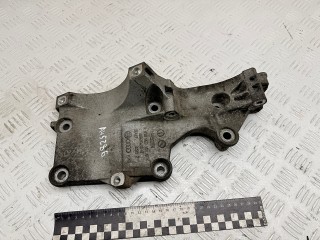кронштейн генератора Volkswagen Passat B6 2007, 2.0 л., BMP, дизель, МКПП, универсал, 038903143AF