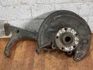 ступица передняя правая Volkswagen Passat B5 2001