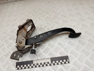 педаль тормоза Hyundai Santa Fe 2 поколение (CM) 2006, 2.2 л., D4EB, дизель, МКПП, внедорожник 5 дв.