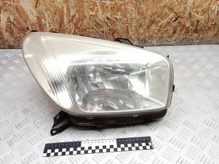 фара правая Toyota RAV4 2 поколение (XA20) 2003, 2.0 л., 1CD-FTV, дизель, МКПП, внедорожник 5 дв.
