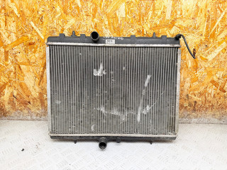 радиатор (основной) Citroen C5 1 поколение [рестайлинг] 2006, 2.0 л., бензин, МКПП, хетчбэк 5 дв., 1330S8, 133089, 1330F5, 1330S5, 1330W2, 1330Y5, 133308, 133338, 133342, 133377, 133379, 133387, 133391, 1333A2, LRC20W2, 8MK376700231, 8MK376700534, 8MK376901031, KRZ1174CS, KRZ1174RR, KRZ1174YU, CR2033000S, CR32000S, CR5000P, 63606A, 50437, 1330J7, 734338, 60C9042JPN, RA0210380, 524APNR