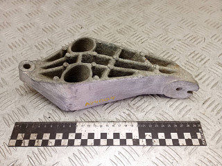 кронштейн КПП Opel Vectra B 1998, 1.6 л., бензин, 90498426