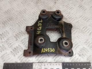 кронштейн компрессора кондиционера Mitsubishi Carisma 1 поколение [рестайлинг] 2003, 1.6 л., бензин, MB958179, CAB116A047