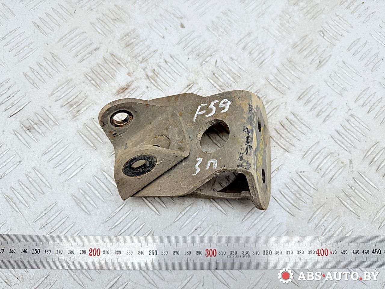 крепление амортизатора заднее правого Toyota RAV4 3 поколение (XA30) 2007, 2.2 л., 2AD-FTV, дизель, МКПП, внедорожник 5 дв., 4850542010 - фото №1