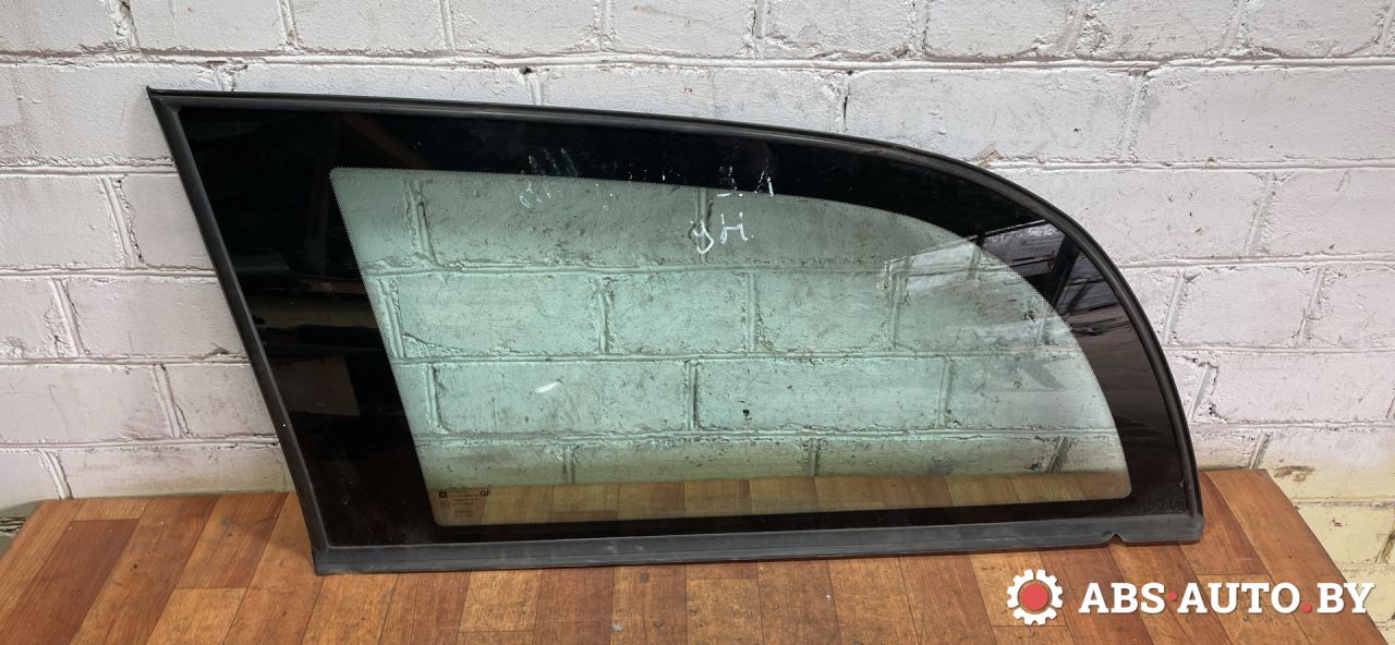 стекло кузовное боковое левое Opel Omega B (1994 - 1999), универсал - фото №1