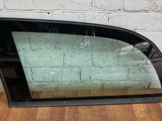 стекло кузовное боковое левое Opel Omega B (1994 - 1999), универсал