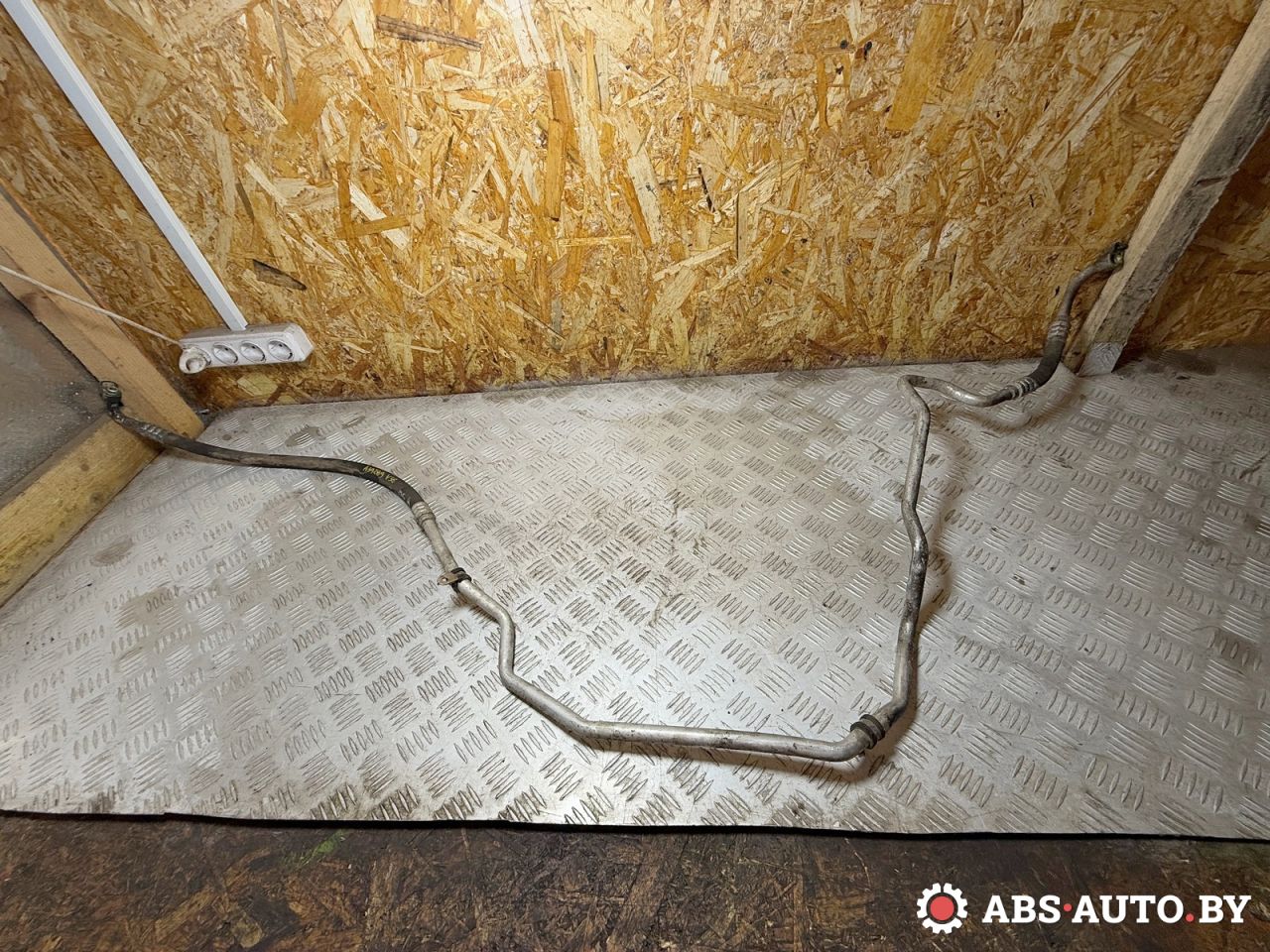 трубка кондиционера Mercedes-Benz A W168 1 поколение (1997-2001) 2000, 1.7 л., OM 668.940, дизель, АКПП, хетчбэк 5 дв., передний привод, A1688302415 - фото №1