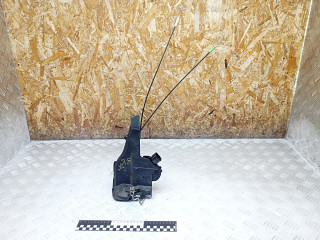 замок двери задней правой Toyota RAV4 2 поколение (XA20) 2003, 2.0 л., 1CD-FTV, дизель, МКПП, внедорожник 5 дв.