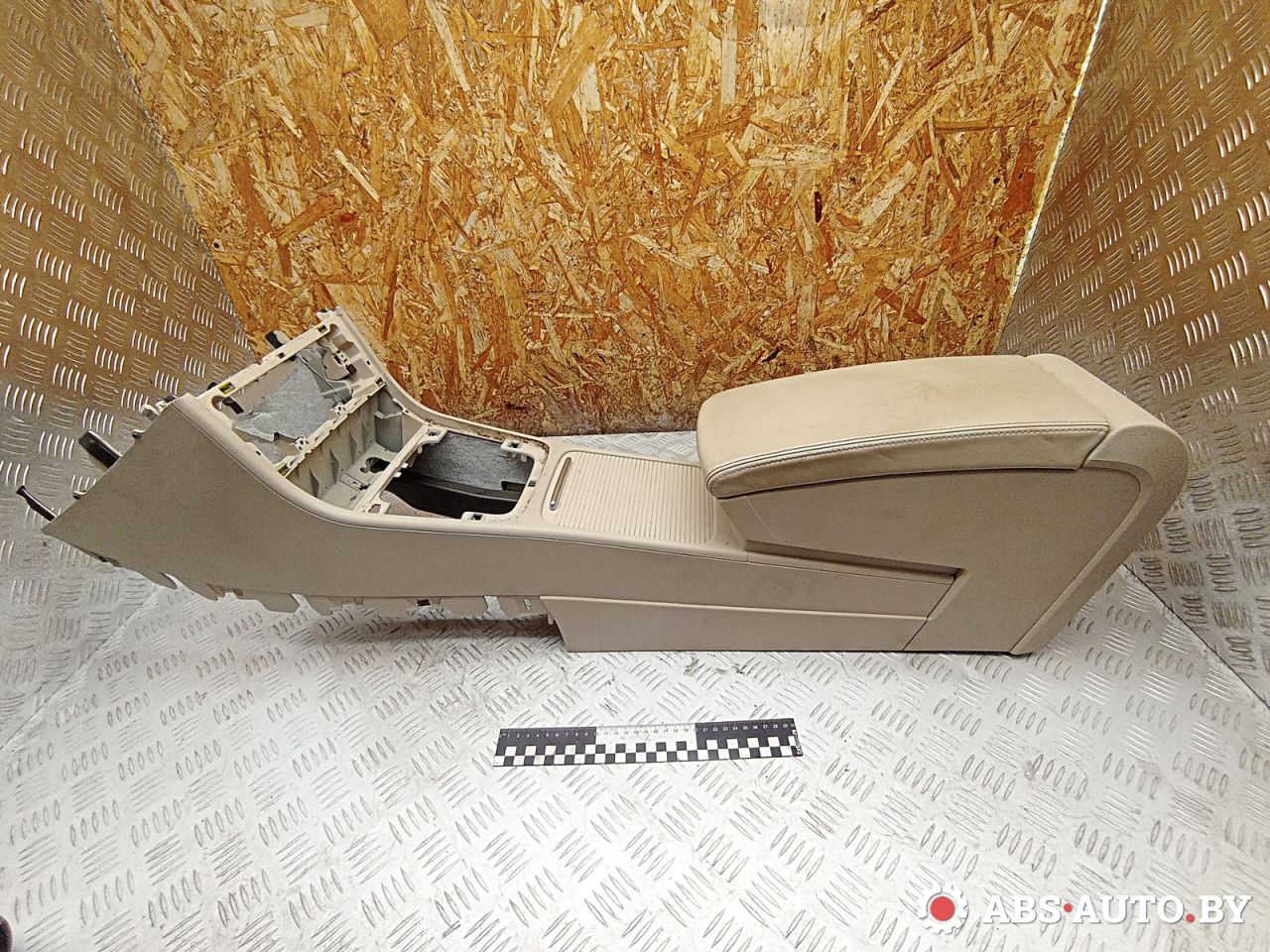 консоль салона Volkswagen Passat B6 2010, 1.4 л., CDGA, бензин, АКПП, универсал, 3C1863241CR, 3C0858329 - фото №1