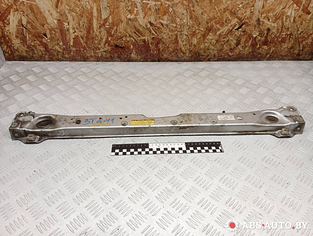 планка под капот Toyota RAV4 3 поколение (XA30) 2006, 2.2 л., дизель, МКПП, внедорожник 5 дв. - фото №1