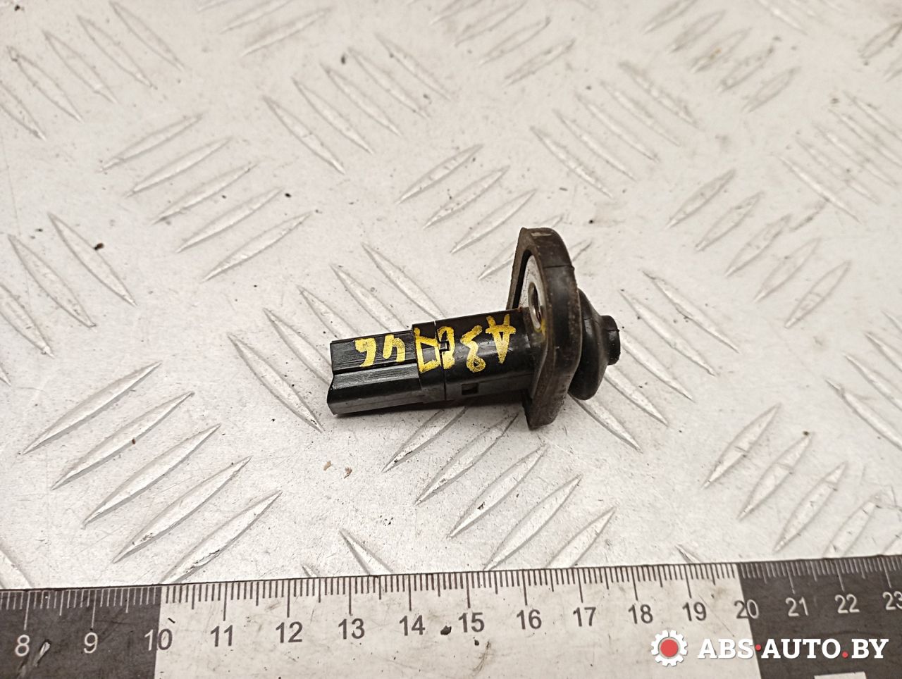 выключатель концевой (концевик) Hyundai Lantra J2 1996, 1.6 л., G4GR, бензин, МКПП, S160 - фото №1