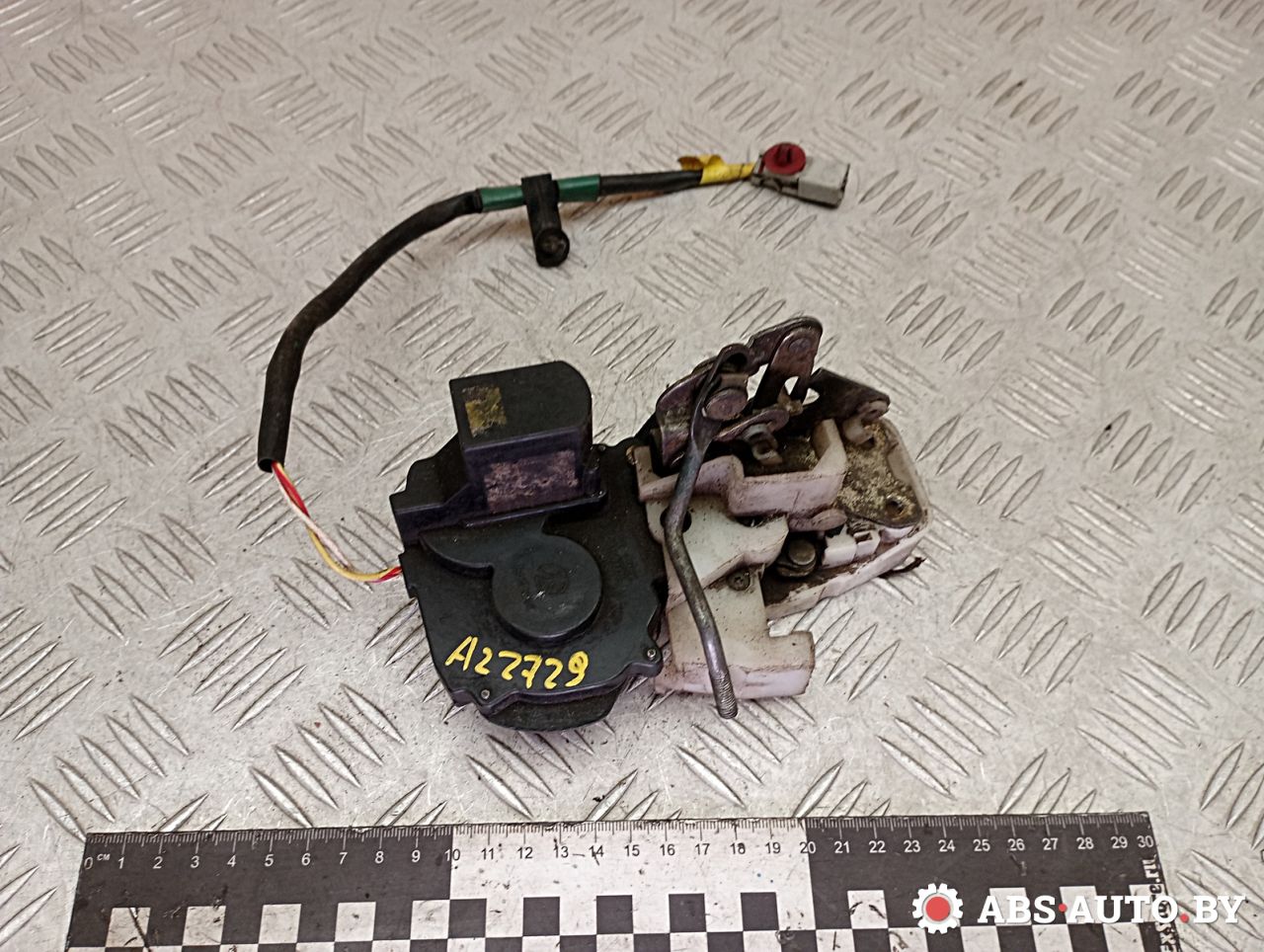 замок двери задней левой Rover 400 Series 2 поколение 1997 - фото №1