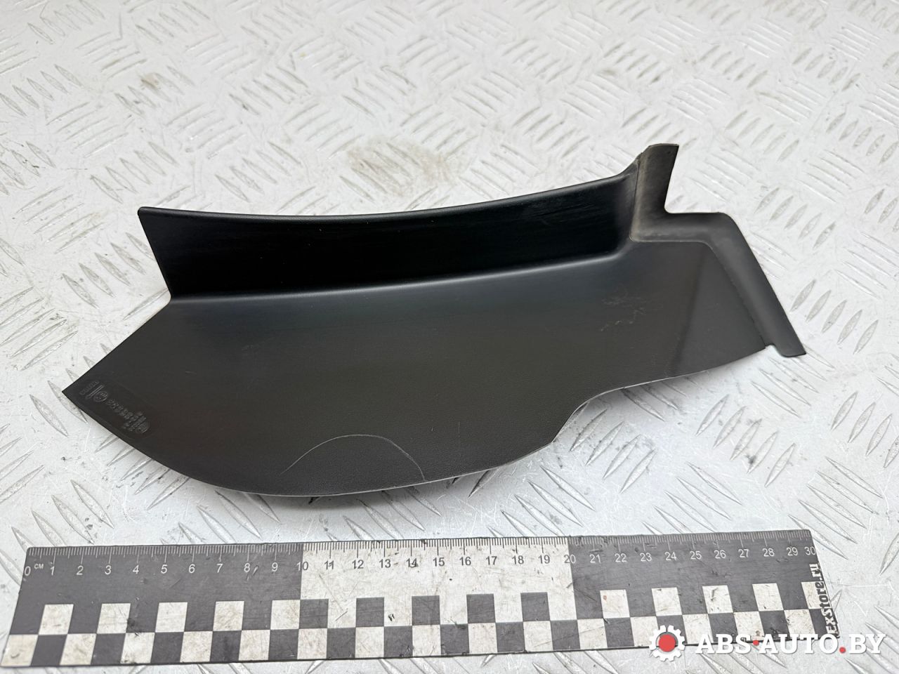 ус под фонарь правый Peugeot 3008 1 поколение 2012, 1.6 л., 9HR (DV6C), дизель, робот, 26038008 - фото №1