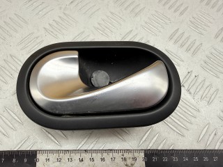 ручка внутренняя передняя левая Renault Scenic 2 поколение 2005, 1.6 л., бензин, МКПП, 5005400006, 8200028487