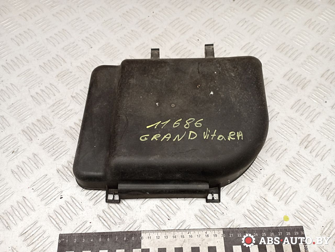 крышка блока предохранителей Suzuki Grand Vitara 2 поколение 2008, 1.6 л., M16A, бензин, МКПП, внедорожник 3 дв., 3392565J0 - фото №1