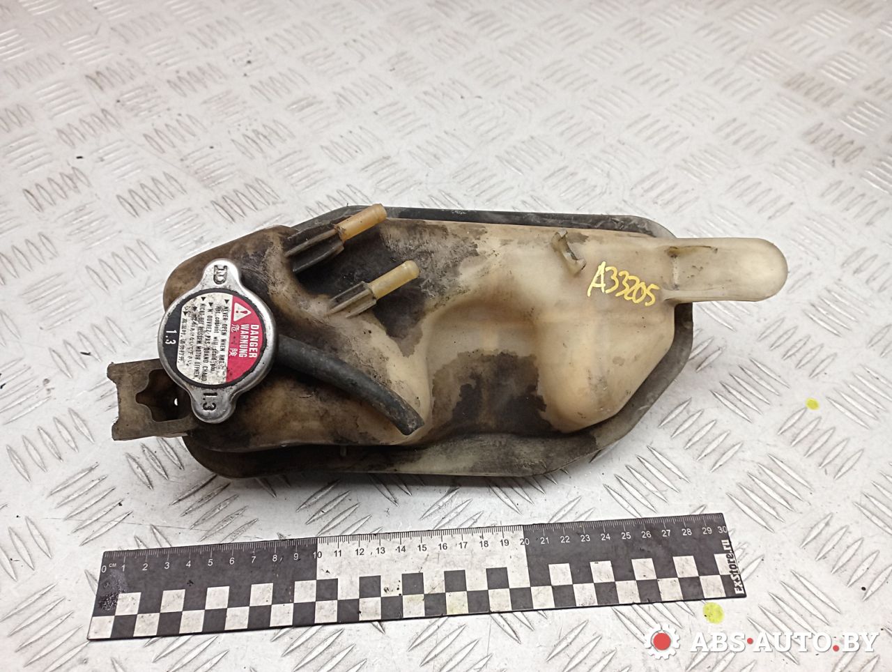 бачок расширительный Honda Civic 8 поколение 2008, 2.2 л., N22A2, дизель, МКПП, хетчбэк 5 дв., правый руль - фото №1