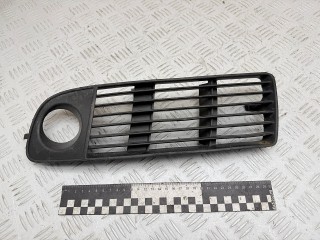 Заглушка (решетка) в бампер передний Audi A6 4B/C5 1999, 2.5 л., AKN, дизель, МКПП, универсал, передний привод, 4B0807681G