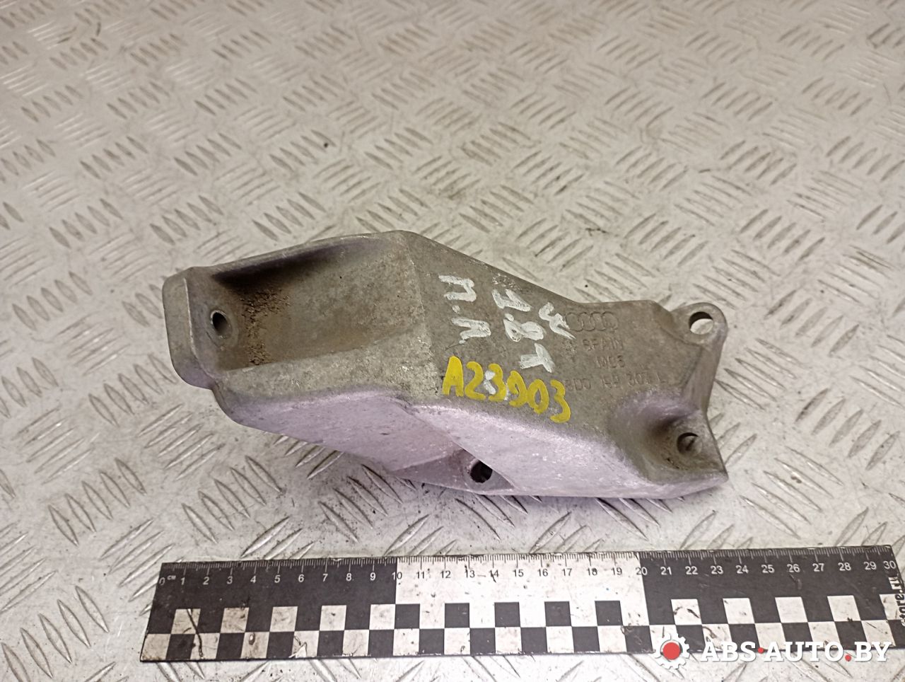 кронштейн двигателя Volkswagen Passat B5 2000, 1.8 л., бензин, 8D0199307L - фото №1