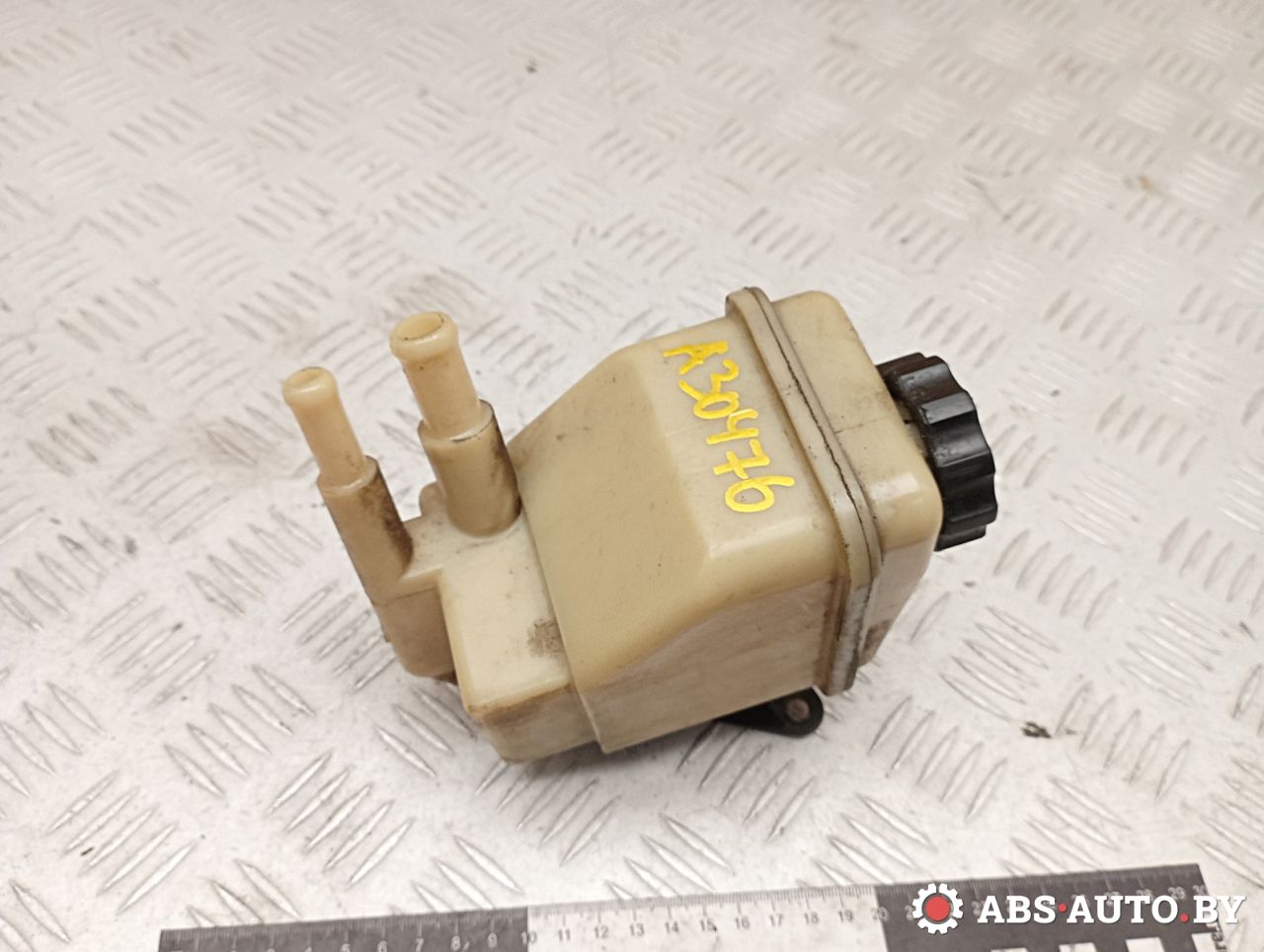 бачок гидроусилителя Hyundai Lantra J2 1996, 1.6 л., G4GR, бензин, МКПП, 5715029001 - фото №1