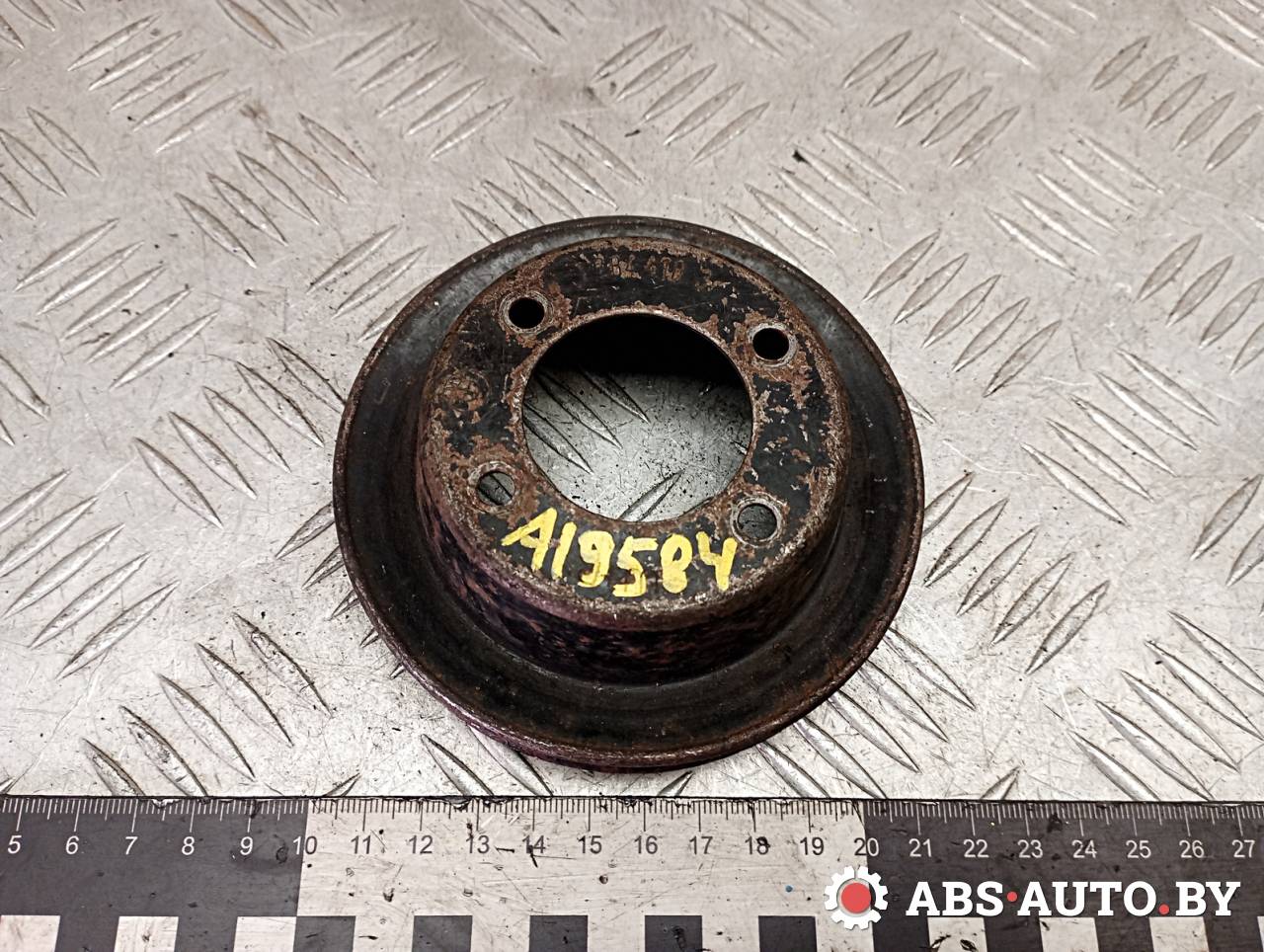 шкив помпы BMW 3 серия E36 1996, 1.8 л., бензин, 12844183 - фото №1