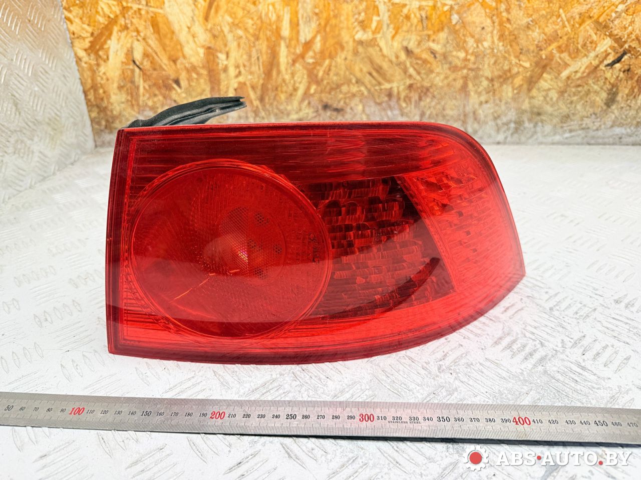 фонарь задний правый Volkswagen Phaeton 1 поколение 2006, 3.2 л., бензин, АКПП, 3D0945096D - фото №1
