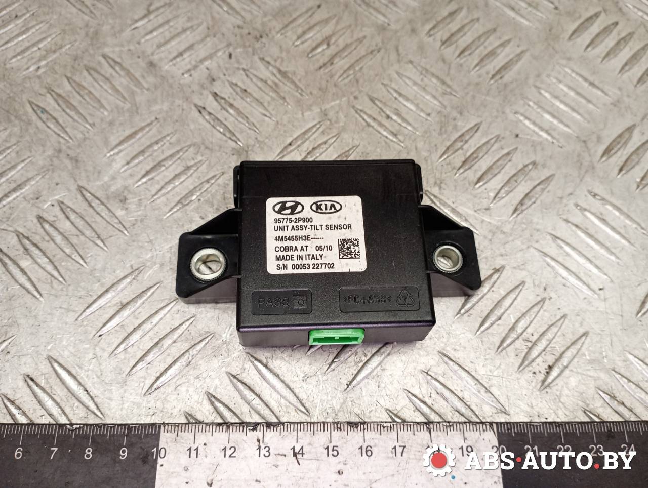 датчик дорожного просвета Kia Sorento 2 поколение 2010, 2.2 л., дизель, МКПП, полный привод, правый руль, 957752P900 - фото №1