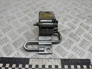 петля двери Volkswagen Touareg 1 поколение 2006, 2.5 л., BAC, дизель, МКПП, внедорожник 5 дв., 7L0831411