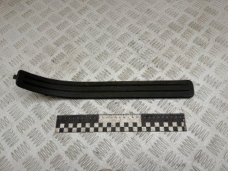 накладка на порог Volkswagen Touareg 1 поколение 2006, 2.5 л., BAC, дизель, МКПП, внедорожник 5 дв., 7L0853794B