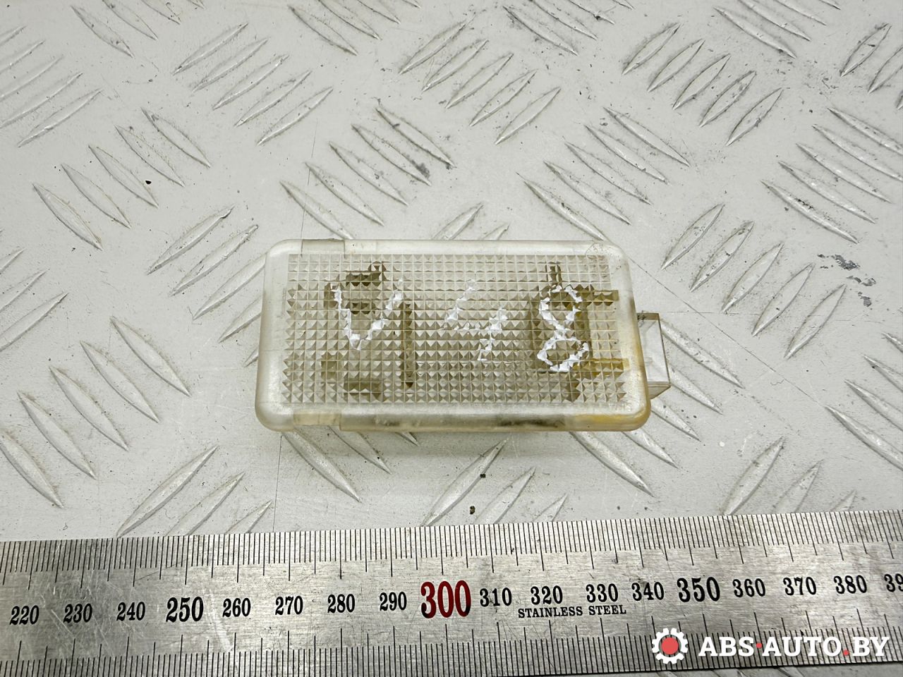 фонарь салона (плафон) Volvo S80 1 поколение 2003, 2.4 л., бензин, АКПП, седан, 30754448, 825219, 9151431, 0812309, 0428313 - фото №1