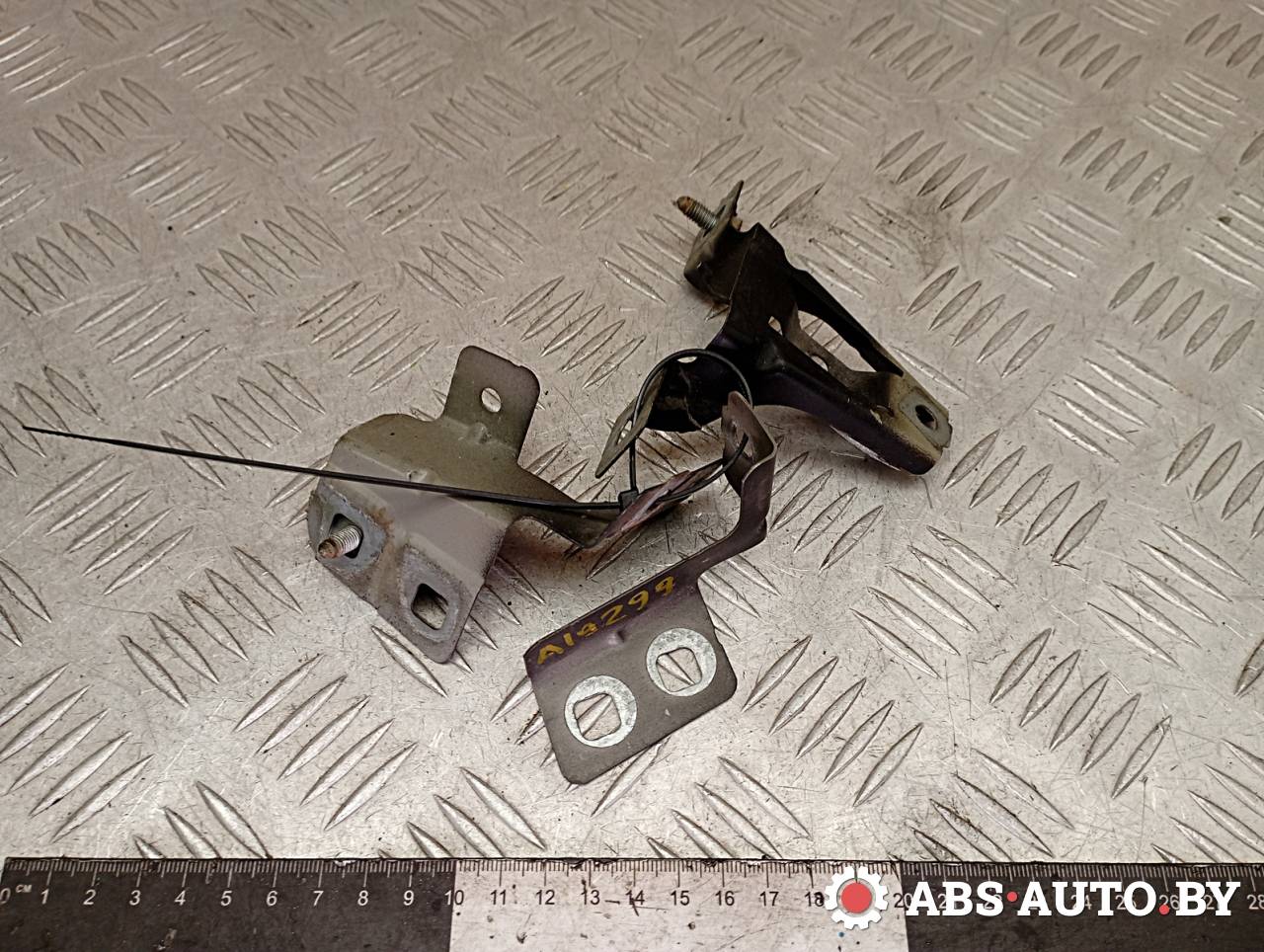 крепление ( кронштейн ) крыла BMW 7 серия F01/F02 F01 2009, 4.4 л., бензин, АКПП - фото №1