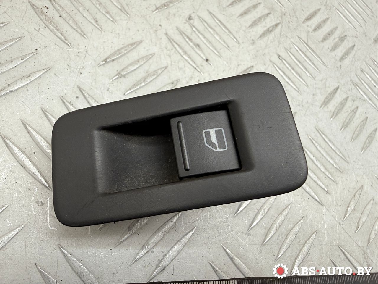 кнопка стеклоподъемника двери задней правой Volkswagen Touareg 1 поколение 2006, 3.0 л., BKS, дизель, АКПП, внедорожник 5 дв., полный привод, 7L6959851D, 7L6959855C - фото №1