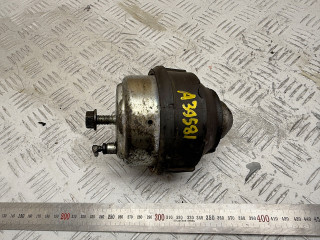 подушка крепления двигателя Volvo S60 1 поколение 2003, 2.4 л., дизель, МКПП, седан, 31262325, 30666175, 30741397, 30741958, 30793297, 31262155, 31429444, 8624755, 8683293, 9209829, 9492802