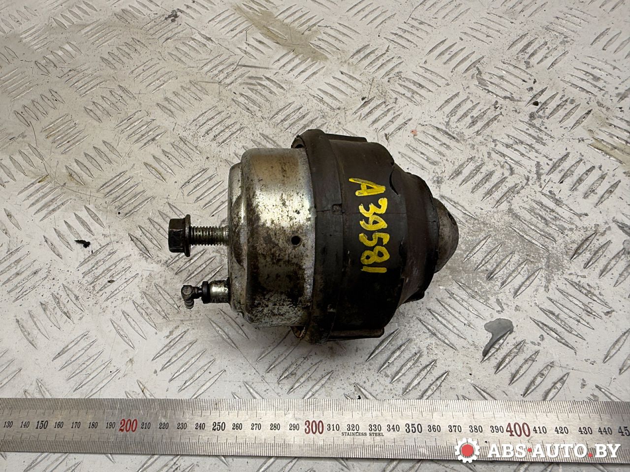 подушка крепления двигателя Volvo S60 1 поколение 2003, 2.4 л., дизель, МКПП, седан, 31262325, 30666175, 30741397, 30741958, 30793297, 31262155, 31429444, 8624755, 8683293, 9209829, 9492802 - фото №1