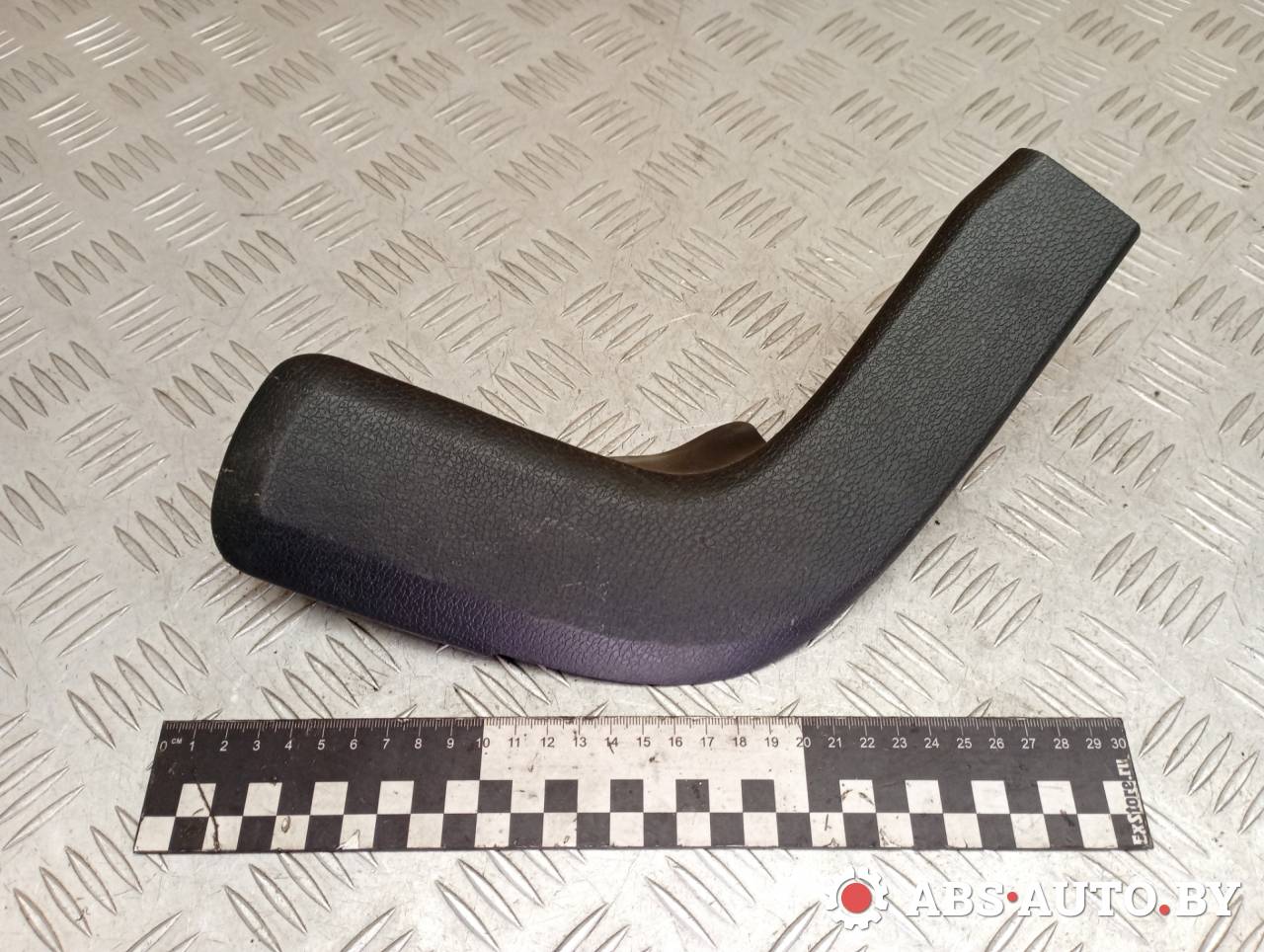 пластик (накладка) сиденья Volvo XC90 1 поколение 2005, 2.4 л., D 5244 T, дизель, АКПП, внедорожник 5 дв., полный подключаемый привод, правый руль, 8665619 - фото №1