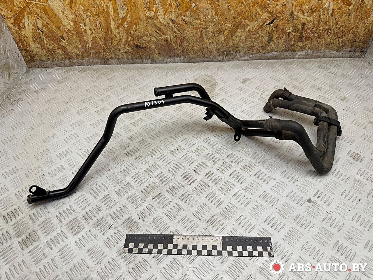 трубка охлаждающей жидкости Volkswagen Touareg 1 поколение 2006, 2.5 л., BAC, дизель, МКПП, внедорожник 5 дв., 7L6121065B, 7L6121070D - фото №1