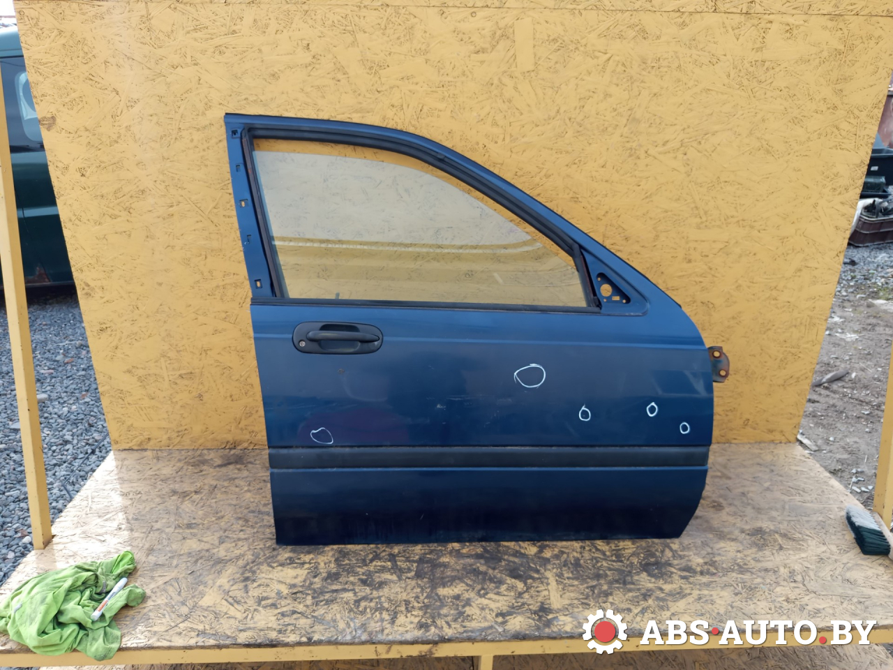 дверь передняя правая Rover 400 Series 1 поколение 1998, 1.6 л., бензин, МКПП, хетчбэк 5 дв. - фото №1