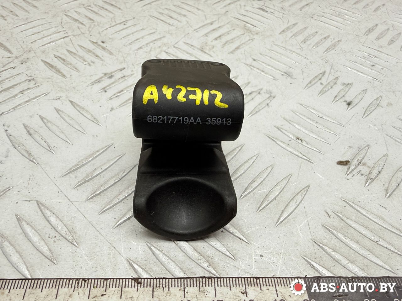 крючок крепежный Jeep Cherokee 5 поколение 2016, 2.0 л., EBT, дизель, АКПП, внедорожник 5 дв., 68217719AA - фото №1