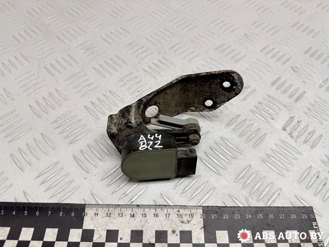 датчик дорожного просвета Volkswagen Phaeton 1 поколение 2006, 3.2 л., бензин, АКПП, 4E0907503C, 4E0616572D, 56029517AA, 56029518AA, 56029617AA, 56029617AB, 56029617AC, 56029618AA, 56029618AB, 56029618AC, 56038913AA, 68164092AA, 68164092AB, 68164093AA, 68164093AB, 68164814AA, 68164814AB, 95533107721, 95534107500, 95534107520, 95534107521, 95534107600, 95534107620, 95534107621, 97033302103, 97033302204, 97034302103, 97034302203, 3D0941285C, 3D0941285D, 3D0941285E, 3D0941286C, 3D0941286D, 3D0941286E, 4E0616571B, 4E0616571D, 4E0616571E, 4E0616571F, 4E0616572E, 4E0941285E, 4E0941285F, 4E0941285G, 4E0941286E, 4E0941286F, 4E0941286G, 7L0616213, 7L0616213B, 7L0616213D, 7L0616214, 7L0616214B, 7L0616214C, 7L0616571B, 7L0616571D - фото №1