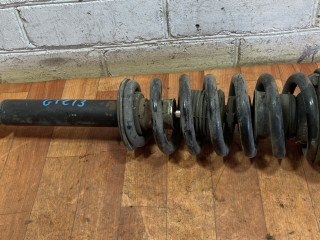 стойка передняя правая Mitsubishi Pajero 3 поколение 2002, 3.2 л., дизель, МКПП, внедорожник 3 дв., MR554292