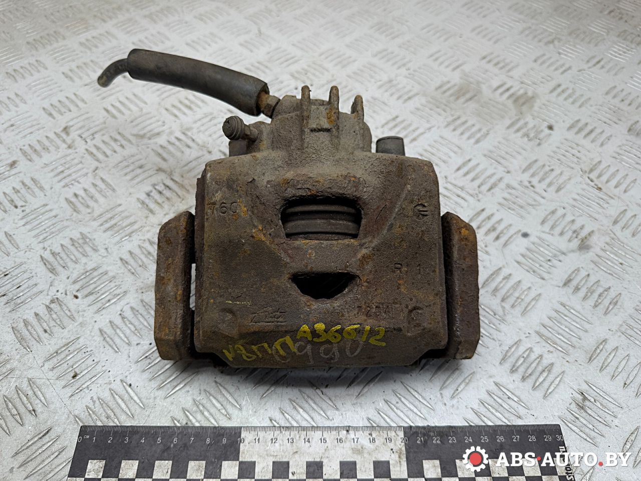 суппорт передний правый Citroen C4 Picasso 1 поколение 2011, 1.6 л., 9HZ (DV6TED4), дизель, правый руль, 9670614080, 0986135259, 1651755380, 4400V8, 4400T5 - фото №1