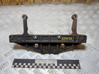 кронштейн (крепление) Mitsubishi Pajero 3 поколение 2002, 3.2 л., дизель, МКПП, внедорожник 3 дв., полный привод, ME203716