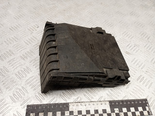 крышка блока предохранителей Volkswagen Golf 5 поколение 2007, 1K0937132F