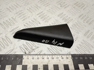 молдинг двери передней правой Suzuki Grand Vitara 2 поколение 2008, 1.6 л., M16A, бензин, МКПП, внедорожник 3 дв., 8395564J00