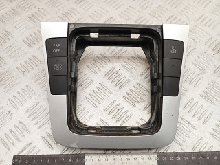 рамка обрамление кулисы Volkswagen Passat B6 2009, 2.0 л., дизель, МКПП, универсал, 3C0864263G