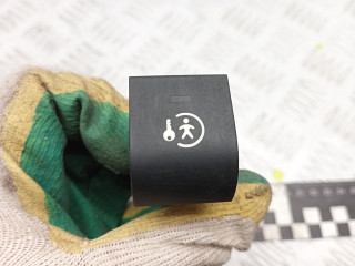 кнопка (выключатель) Peugeot 207 1 поколение 2008, 1.4 л., EP3C, бензин, МКПП, хетчбэк 5 дв., правый руль, 96526810XT